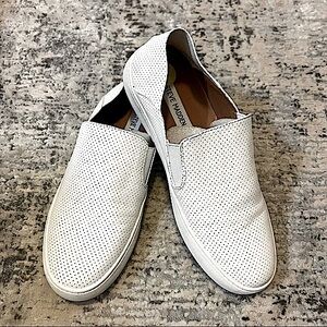 Steve Madden white slip on shoe